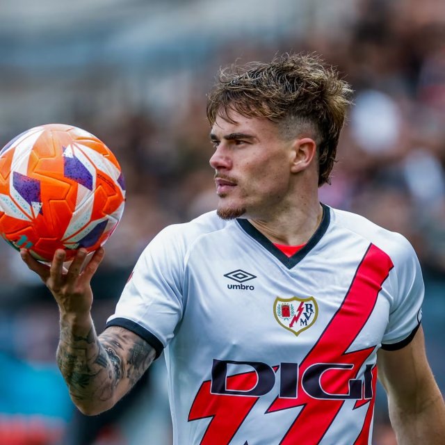 Chelsea Moves to Sign Pep Chavarria