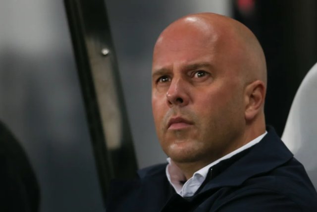 Contract Duration Dispute Delays Slot's Appointment as Netherlands Coach