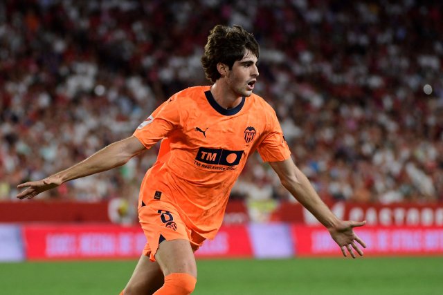 Barcelona Maintains Interest in Xavi Guerra