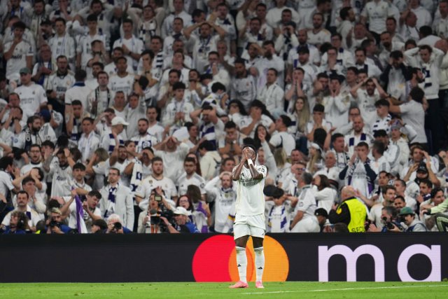Mourinho Leaves Door Open for Vinicius Departure