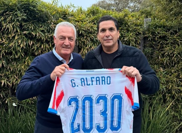 Alfaro's contract renewed with Paraguay