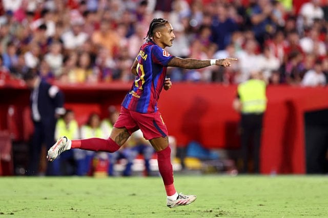 رافينيا يقطع 35 ألف كيلومتر في رحلة شاقة مع منتخب البرازيل