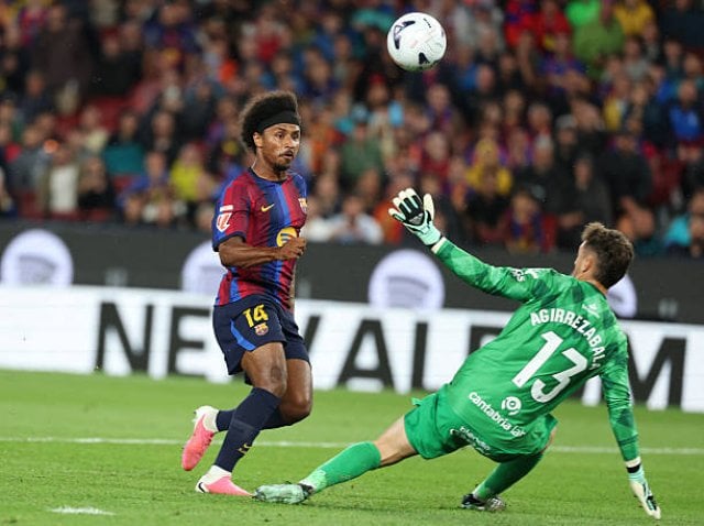 برشلونة يحقق مكسبًا كبيرًا في صفقة أدييمي