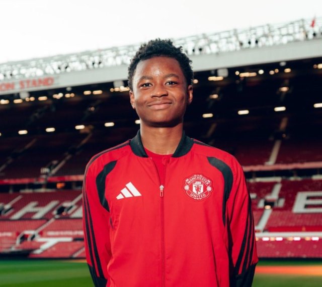 Isaac Konde officially joins Manchester United