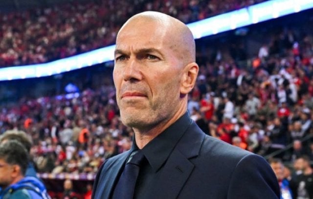 Wide smile from Zidane due to Real Madrid