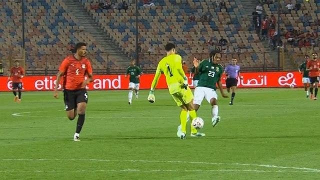 شوبير ينتقد نجله مصطفى بعد هدف جنوب إفريقيا