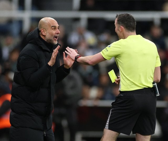 كريس كافاناخ حكماً لمواجهة مانشستر سيتي وليفربول