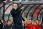 فان بيرسي يغلق الباب العودة إلى أرسنال